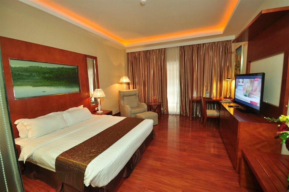 Sunlight Hotel Puerto Princesa Екстериор снимка
