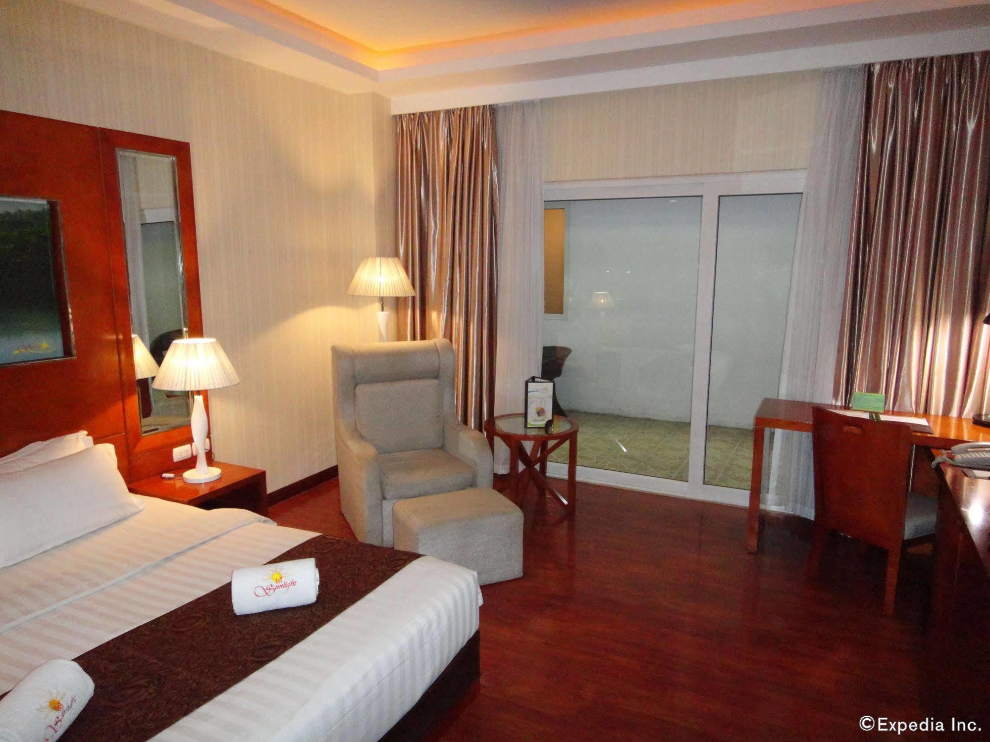 Sunlight Hotel Puerto Princesa Екстериор снимка
