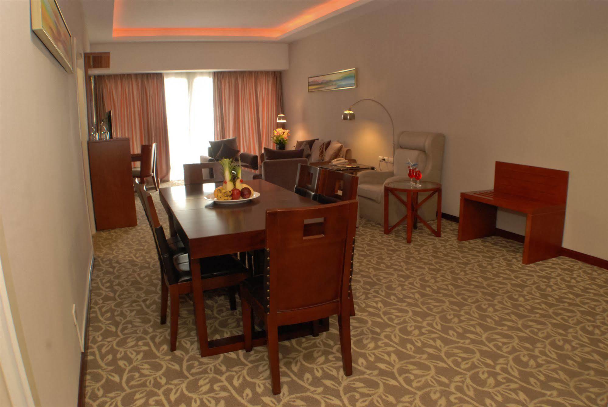 Sunlight Hotel Puerto Princesa Екстериор снимка
