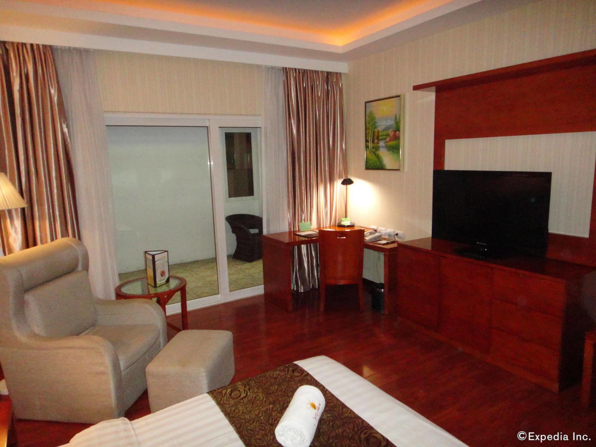 Sunlight Hotel Puerto Princesa Екстериор снимка